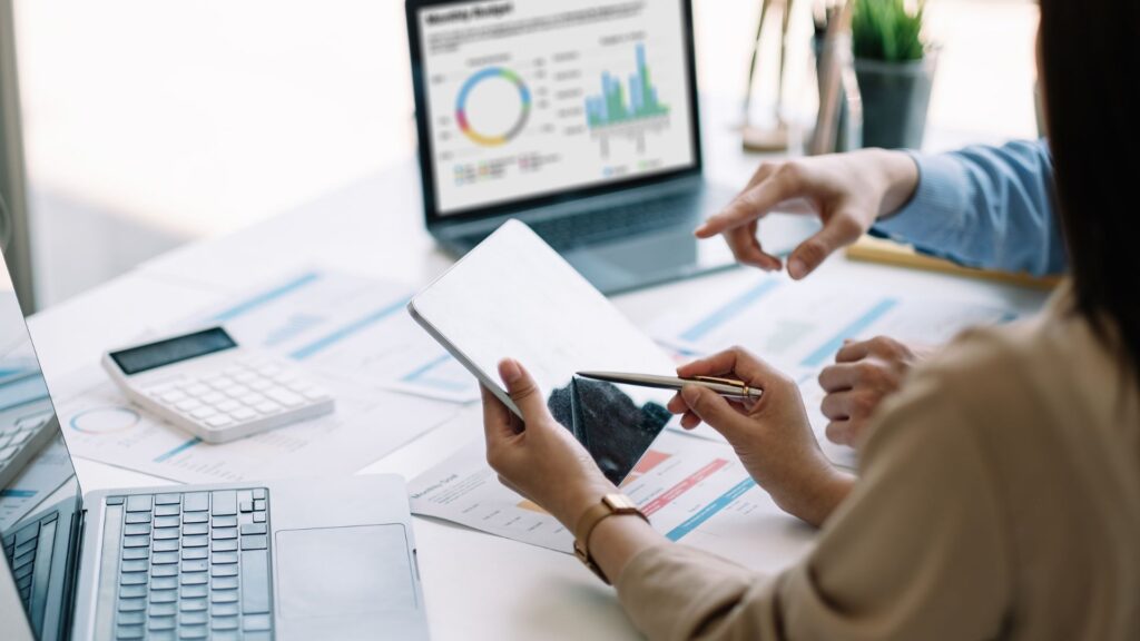Gestion assistée par l’intelligence artificielle​ avec Infoniqa OneSmart et OneSolutions